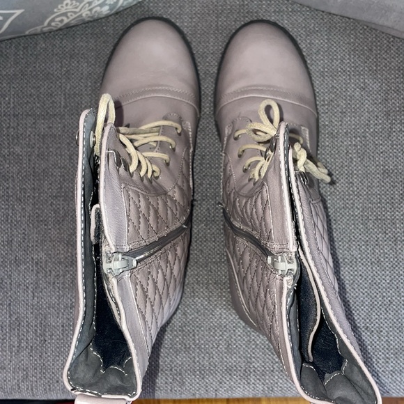 Charlotte Russe Light Gray Combat Boots 🩶 - Picture 5 of 9
